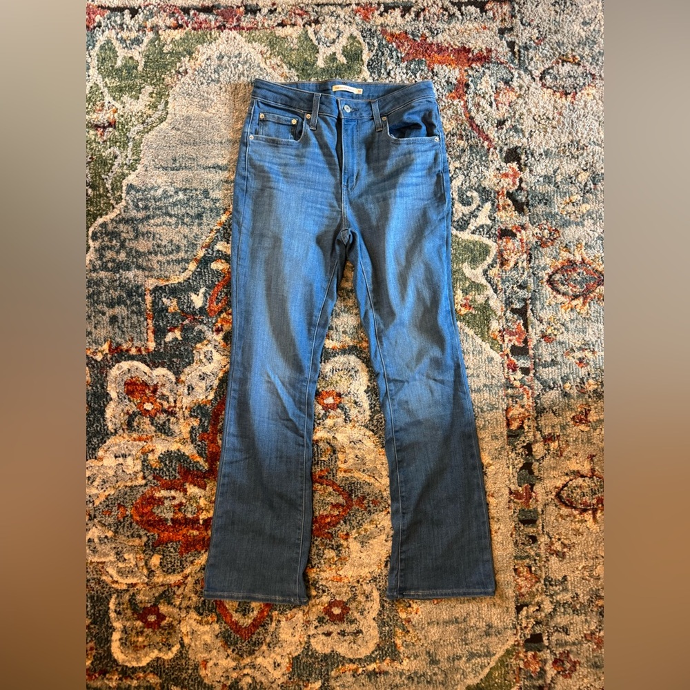 Levi’s 725 High Rise Bootcut Jeans 30X32